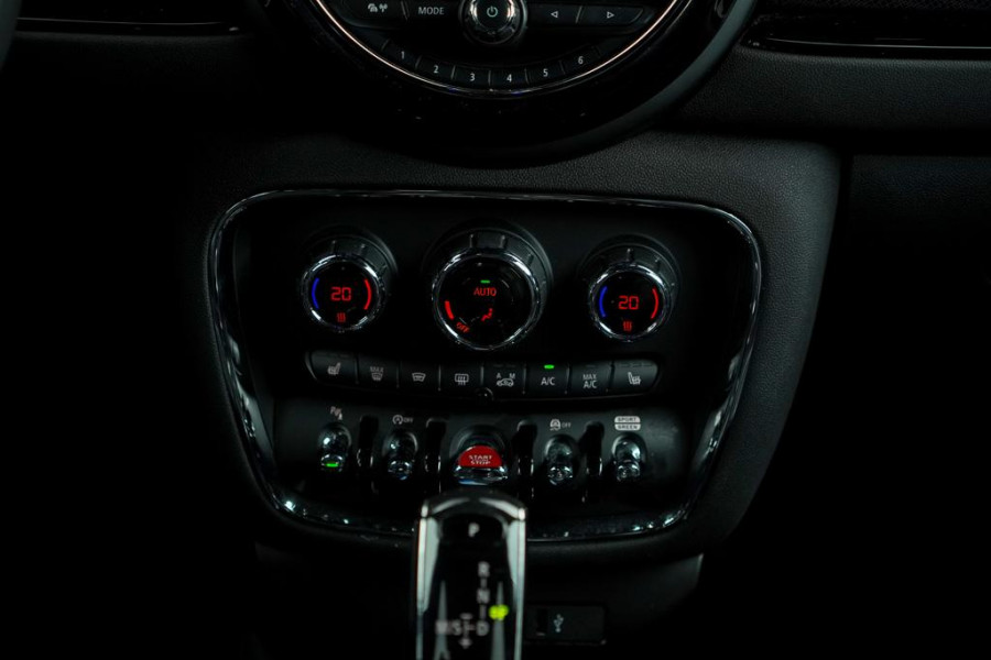 MINI Clubman 2.0 Cooper S / Aut / Leder / Stoelverwarming / Camera / LED MINI Clubman 2.0 Cooper S / Aut / Leder / Stoelverwarming / Camera / LED