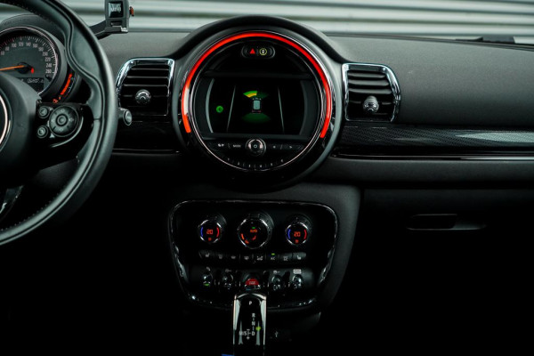 MINI Clubman 2.0 Cooper S / Aut / Leder / Stoelverwarming / Camera / LED MINI Clubman 2.0 Cooper S / Aut / Leder / Stoelverwarming / Camera / LED