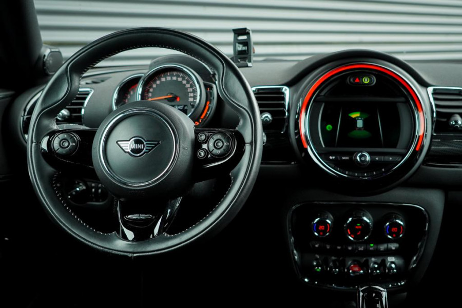 MINI Clubman 2.0 Cooper S / Aut / Leder / Stoelverwarming / Camera / LED MINI Clubman 2.0 Cooper S / Aut / Leder / Stoelverwarming / Camera / LED