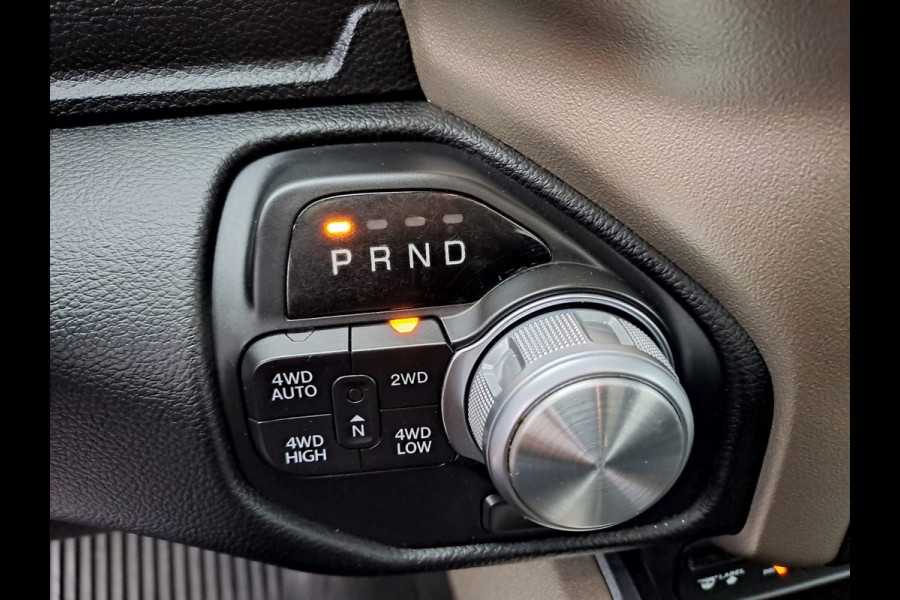 Dodge Ram 1500 5.7 V8 4x4 Crew Cab Laramie | Pano | Trekhaak | Leder | Stoelverwarming/ventilatie | Keyless | Camera | Sidesteps | Navi | Stuurverwarming |