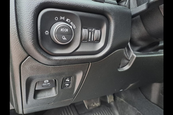Dodge Ram 1500 5.7 V8 4x4 Crew Cab Laramie | Pano | Trekhaak | Leder | Stoelverwarming/ventilatie | Keyless | Camera | Sidesteps | Navi | Stuurverwarming |