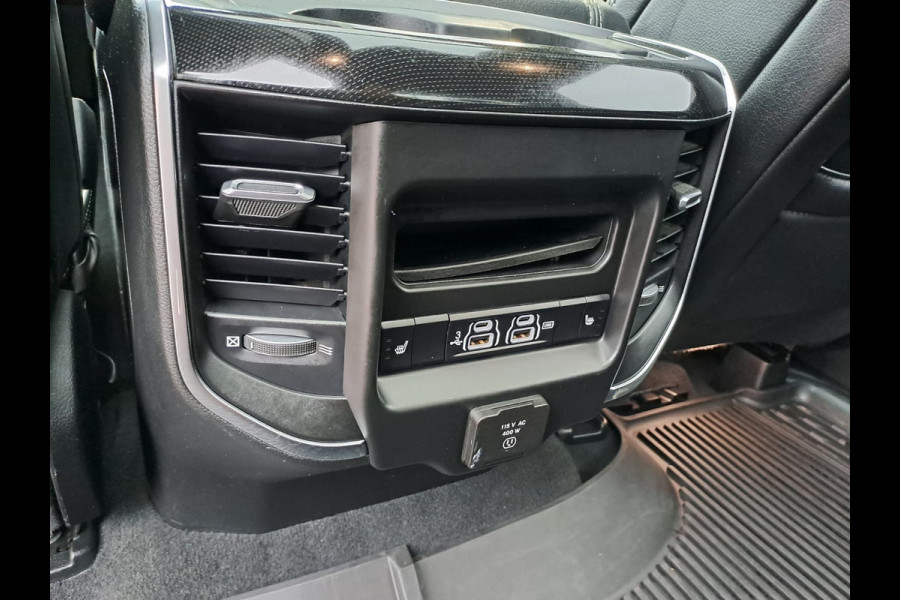 Dodge Ram 1500 5.7 V8 4x4 Crew Cab Laramie | Pano | Trekhaak | Leder | Stoelverwarming/ventilatie | Keyless | Camera | Sidesteps | Navi | Stuurverwarming |