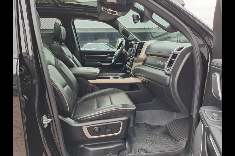 Dodge Ram 1500 5.7 V8 4x4 Crew Cab Laramie | Pano | Trekhaak | Leder | Stoelverwarming/ventilatie | Keyless | Camera | Sidesteps | Navi | Stuurverwarming |