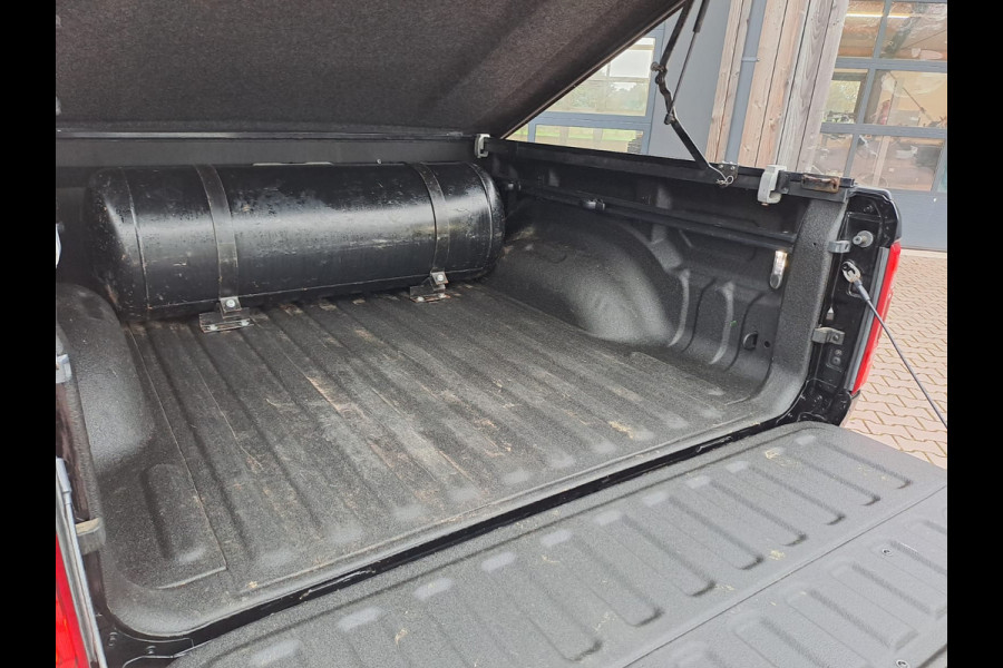 Dodge Ram 1500 5.7 V8 4x4 Crew Cab Laramie | Pano | Trekhaak | Leder | Stoelverwarming/ventilatie | Keyless | Camera | Sidesteps | Navi | Stuurverwarming |