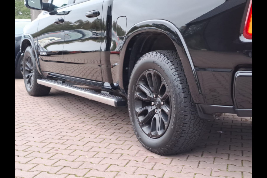 Dodge Ram 1500 5.7 V8 4x4 Crew Cab Laramie | Pano | Trekhaak | Leder | Stoelverwarming/ventilatie | Keyless | Camera | Sidesteps | Navi | Stuurverwarming |