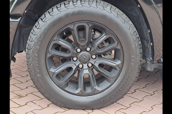 Dodge Ram 1500 5.7 V8 4x4 Crew Cab Laramie | Pano | Trekhaak | Leder | Stoelverwarming/ventilatie | Keyless | Camera | Sidesteps | Navi | Stuurverwarming |