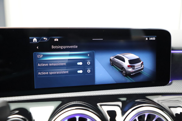 Mercedes-Benz A-Klasse 250 e AMG Aut8 | 218PK | Sfeerverlichting | Keyles-go | Stuurwielverwarming | Multi-beam | Stoelverw. | 2023. Mercedes-Benz A-Klasse 250 e AMG Aut8 | 218PK | Sfeerverlichting | Keyles-go | Stuurwielverwarming | Multi-beam | Stoelverw. | 2023.