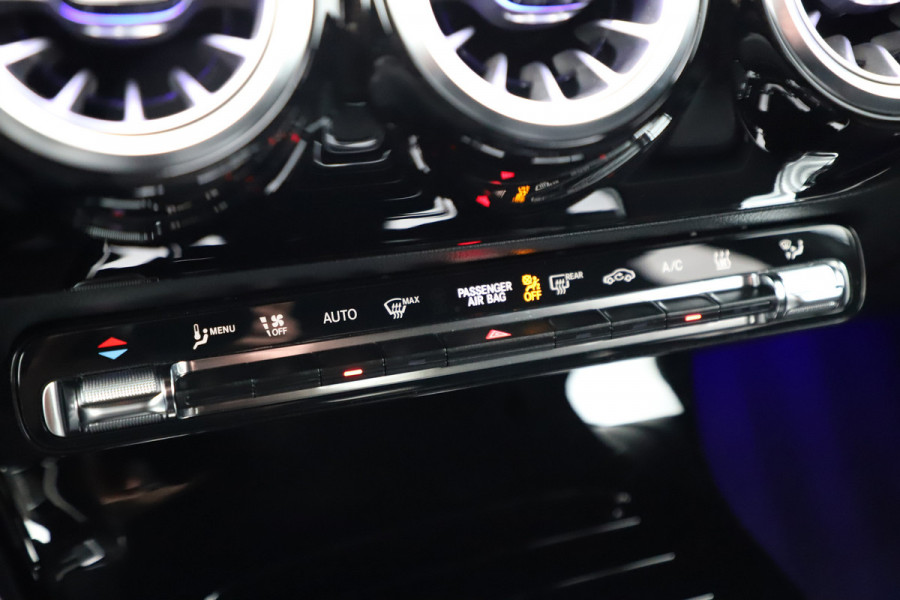 Mercedes-Benz A-Klasse 250 e AMG Aut8 | 218PK | Sfeerverlichting | Keyles-go | Stuurwielverwarming | Multi-beam | Stoelverw. | 2023. Mercedes-Benz A-Klasse 250 e AMG Aut8 | 218PK | Sfeerverlichting | Keyles-go | Stuurwielverwarming | Multi-beam | Stoelverw. | 2023.