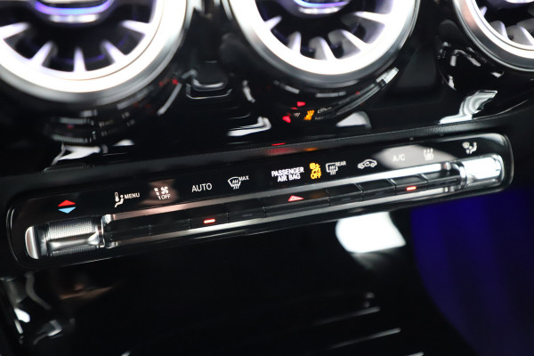 Mercedes-Benz A-Klasse 250 e AMG Aut8 | 218PK | Sfeerverlichting | Keyles-go | Stuurwielverwarming | Multi-beam | Stoelverw. | 2023. Mercedes-Benz A-Klasse 250 e AMG Aut8 | 218PK | Sfeerverlichting | Keyles-go | Stuurwielverwarming | Multi-beam | Stoelverw. | 2023.