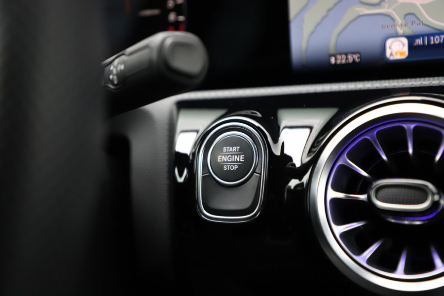 Mercedes-Benz A-Klasse 250 e AMG Aut8 | 218PK | Sfeerverlichting | Keyles-go | Stuurwielverwarming | Multi-beam | Stoelverw. | 2023. Mercedes-Benz A-Klasse 250 e AMG Aut8 | 218PK | Sfeerverlichting | Keyles-go | Stuurwielverwarming | Multi-beam | Stoelverw. | 2023.