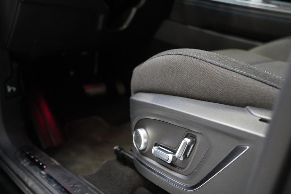 Lynk & Co 01 1.5 | Zwart optiek | Panoramadak | Navigatie | Memory | Apple CarPlay