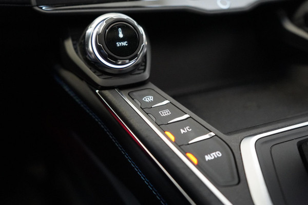 Lynk & Co 01 1.5 | Zwart optiek | Panoramadak | Navigatie | Memory | Apple CarPlay