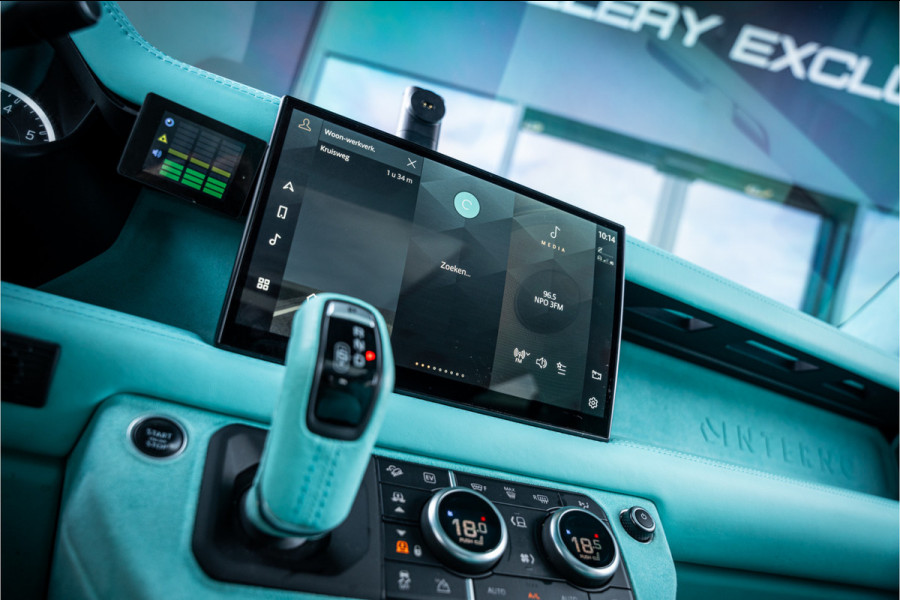 Land Rover Defender 110 2.0 P400e 110 X - Urban | Panorama | Luchtvering | Meridian | Elek. Trekhaak Land Rover Defender 110 2.0 P400e 110 X - Urban | Panorama | Luchtvering | Meridian | Elek. Trekhaak