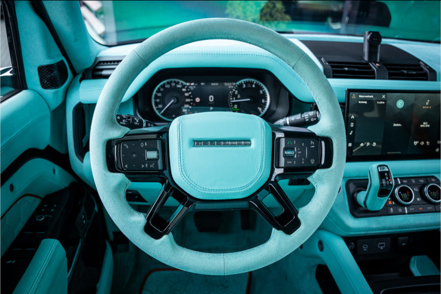 Land Rover Defender 110 2.0 P400e 110 X - Urban | Panorama | Luchtvering | Meridian | Elek. Trekhaak Land Rover Defender 110 2.0 P400e 110 X - Urban | Panorama | Luchtvering | Meridian | Elek. Trekhaak