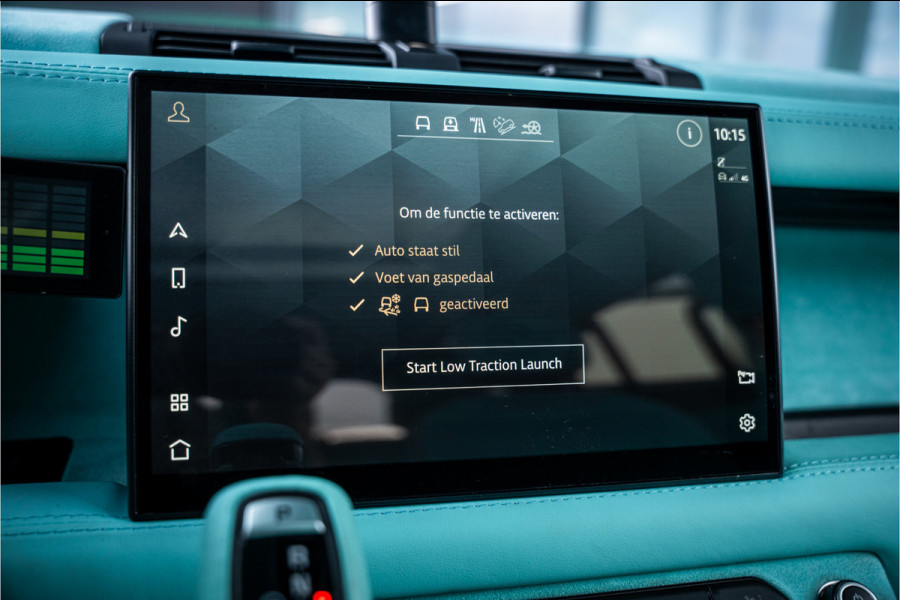 Land Rover Defender 110 2.0 P400e 110 X - Urban | Panorama | Luchtvering | Meridian | Elek. Trekhaak Land Rover Defender 110 2.0 P400e 110 X - Urban | Panorama | Luchtvering | Meridian | Elek. Trekhaak