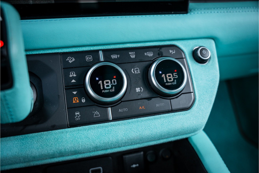 Land Rover Defender 110 2.0 P400e 110 X - Urban | Panorama | Luchtvering | Meridian | Elek. Trekhaak Land Rover Defender 110 2.0 P400e 110 X - Urban | Panorama | Luchtvering | Meridian | Elek. Trekhaak