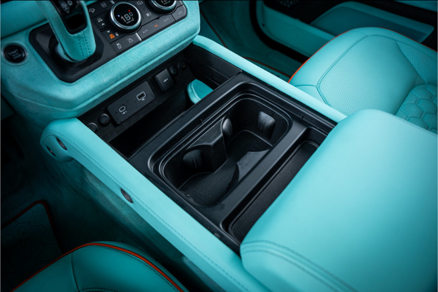 Land Rover Defender 110 2.0 P400e 110 X - Urban | Panorama | Luchtvering | Meridian | Elek. Trekhaak Land Rover Defender 110 2.0 P400e 110 X - Urban | Panorama | Luchtvering | Meridian | Elek. Trekhaak