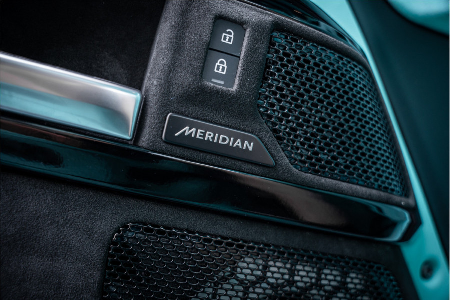 Land Rover Defender 110 2.0 P400e 110 X - Urban | Panorama | Luchtvering | Meridian | Elek. Trekhaak Land Rover Defender 110 2.0 P400e 110 X - Urban | Panorama | Luchtvering | Meridian | Elek. Trekhaak