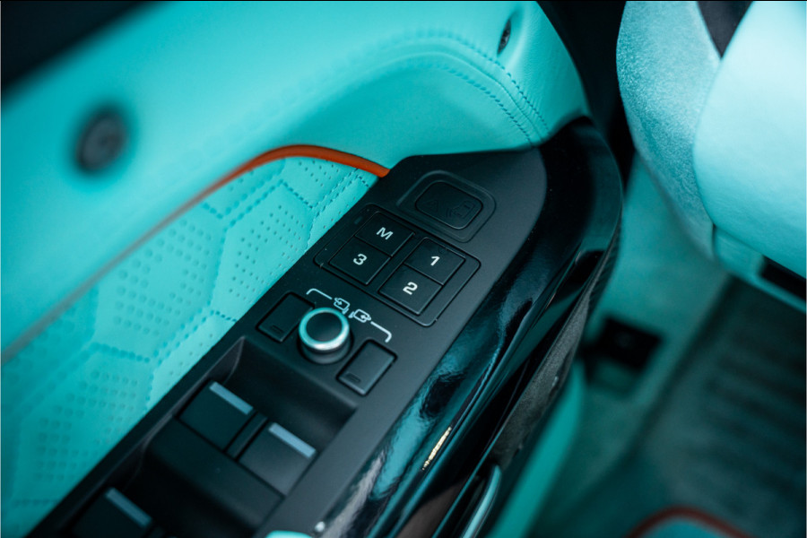 Land Rover Defender 110 2.0 P400e 110 X - Urban | Panorama | Luchtvering | Meridian | Elek. Trekhaak Land Rover Defender 110 2.0 P400e 110 X - Urban | Panorama | Luchtvering | Meridian | Elek. Trekhaak