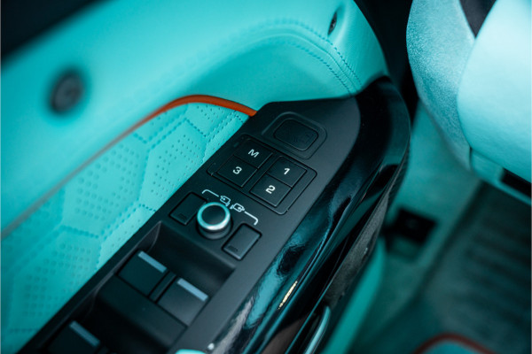 Land Rover Defender 110 2.0 P400e 110 X - Urban | Panorama | Luchtvering | Meridian | Elek. Trekhaak Land Rover Defender 110 2.0 P400e 110 X - Urban | Panorama | Luchtvering | Meridian | Elek. Trekhaak