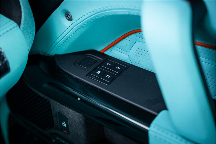 Land Rover Defender 110 2.0 P400e 110 X - Urban | Panorama | Luchtvering | Meridian | Elek. Trekhaak Land Rover Defender 110 2.0 P400e 110 X - Urban | Panorama | Luchtvering | Meridian | Elek. Trekhaak