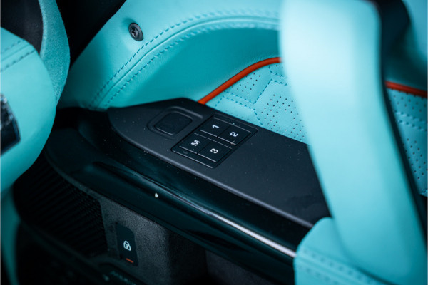 Land Rover Defender 110 2.0 P400e 110 X - Urban | Panorama | Luchtvering | Meridian | Elek. Trekhaak Land Rover Defender 110 2.0 P400e 110 X - Urban | Panorama | Luchtvering | Meridian | Elek. Trekhaak