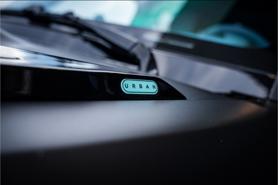 Land Rover Defender 110 2.0 P400e 110 X - Urban | Panorama | Luchtvering | Meridian | Elek. Trekhaak Land Rover Defender 110 2.0 P400e 110 X - Urban | Panorama | Luchtvering | Meridian | Elek. Trekhaak