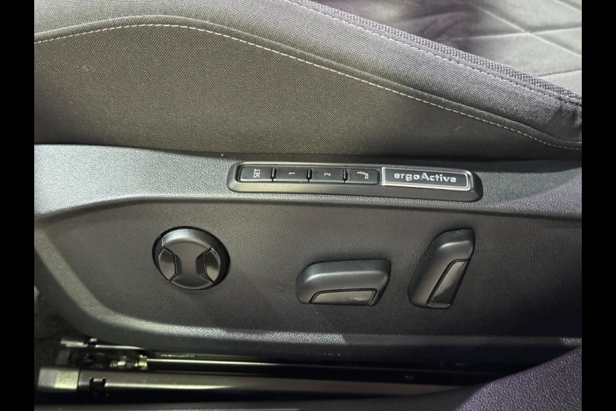 Volkswagen Golf 1.4 eHybrid Style | IQ.DRIVE-pakket | Massage | Dealer onderhouden Volkswagen Golf 1.4 eHybrid Style | IQ.DRIVE-pakket | Massage | Dealer onderhouden