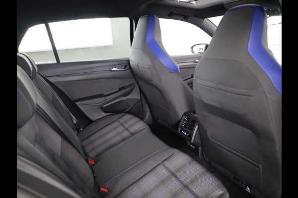 Volkswagen Golf 1.5 eHybrid GTE 272PK PHEV |Private lease vanaf € 796,- pm |Panorama dak | Black Style | 18" Lm velgen | Multimedia pakket plus |