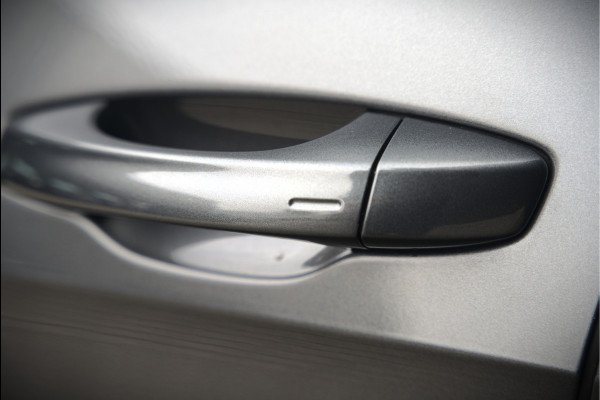 Volkswagen Golf 1.4 TSI Highline Business R | R-Line | Panoramadak | Stoelverwarming | Stuurverwarming | Dynaudio | Standkachel | Massage | Keyless | Adaptive Cruise Control | Camera | Parkeersensoren | Navigatie Discover Pro | LED | T