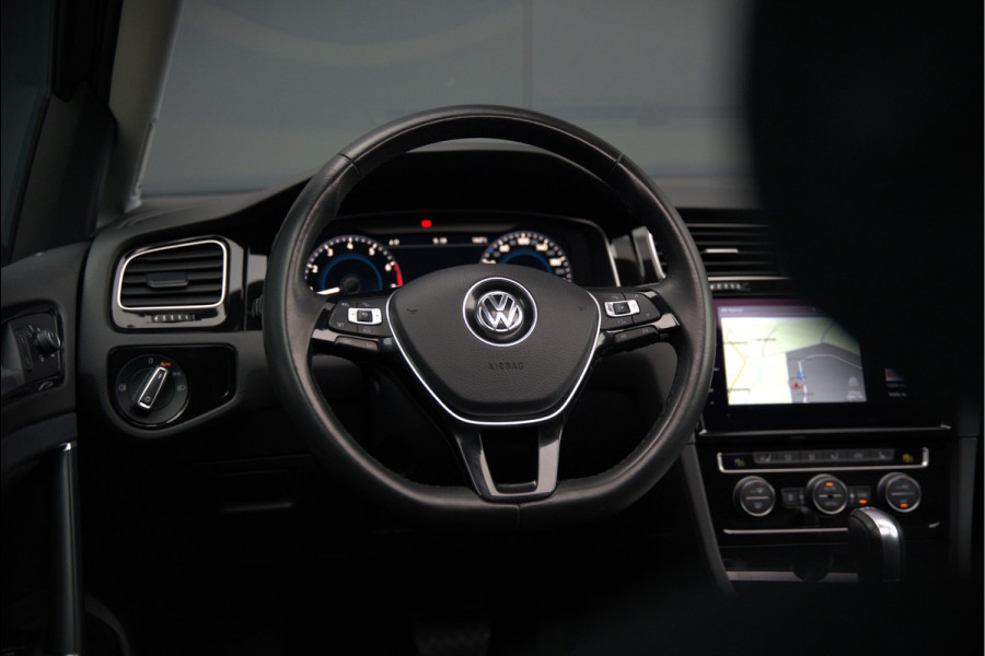 Volkswagen Golf 1.4 TSI Highline Business R | R-Line | Panoramadak | Stoelverwarming | Stuurverwarming | Dynaudio | Standkachel | Massage | Keyless | Adaptive Cruise Control | Camera | Parkeersensoren | Navigatie Discover Pro | LED | T