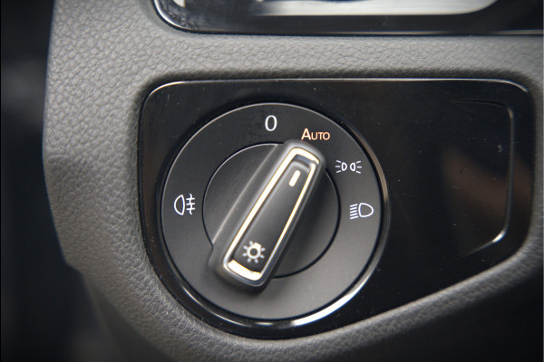 Volkswagen Golf 1.4 TSI Highline Business R | R-Line | Panoramadak | Stoelverwarming | Stuurverwarming | Dynaudio | Standkachel | Massage | Keyless | Adaptive Cruise Control | Camera | Parkeersensoren | Navigatie Discover Pro | LED | T
