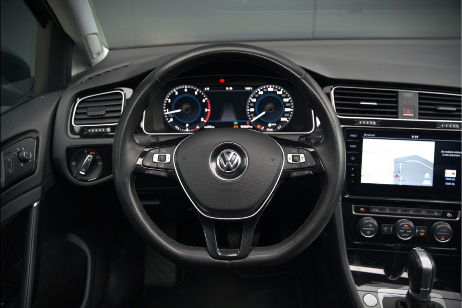 Volkswagen Golf 1.4 TSI Highline Business R | R-Line | Panoramadak | Stoelverwarming | Stuurverwarming | Dynaudio | Standkachel | Massage | Keyless | Adaptive Cruise Control | Camera | Parkeersensoren | Navigatie Discover Pro | LED | T