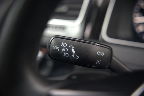 Volkswagen Golf 1.4 TSI Highline Business R | R-Line | Panoramadak | Stoelverwarming | Stuurverwarming | Dynaudio | Standkachel | Massage | Keyless | Adaptive Cruise Control | Camera | Parkeersensoren | Navigatie Discover Pro | LED | T