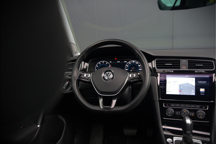 Volkswagen Golf 1.4 TSI Highline Business R | R-Line | Panoramadak | Stoelverwarming | Stuurverwarming | Dynaudio | Standkachel | Massage | Keyless | Adaptive Cruise Control | Camera | Parkeersensoren | Navigatie Discover Pro | LED | T