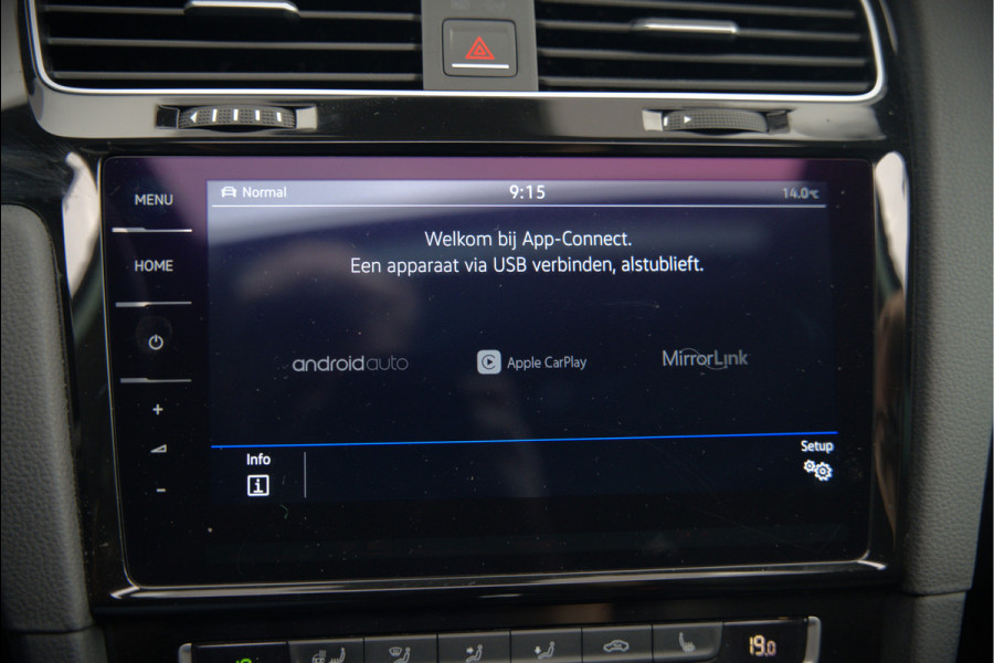 Volkswagen Golf 1.4 TSI Highline Business R | R-Line | Panoramadak | Stoelverwarming | Stuurverwarming | Dynaudio | Standkachel | Massage | Keyless | Adaptive Cruise Control | Camera | Parkeersensoren | Navigatie Discover Pro | LED | T