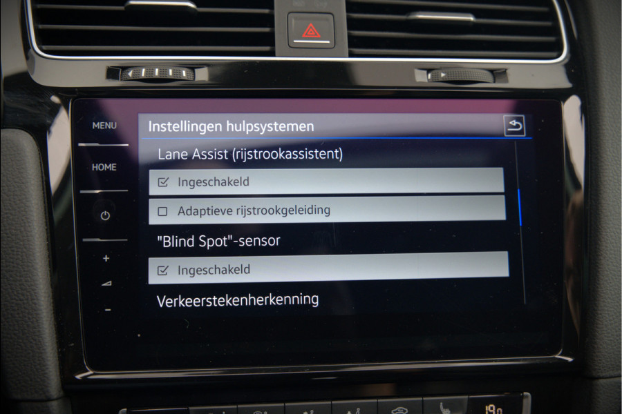 Volkswagen Golf 1.4 TSI Highline Business R | R-Line | Panoramadak | Stoelverwarming | Stuurverwarming | Dynaudio | Standkachel | Massage | Keyless | Adaptive Cruise Control | Camera | Parkeersensoren | Navigatie Discover Pro | LED | T