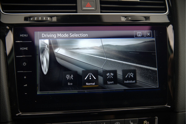 Volkswagen Golf 1.4 TSI Highline Business R | R-Line | Panoramadak | Stoelverwarming | Stuurverwarming | Dynaudio | Standkachel | Massage | Keyless | Adaptive Cruise Control | Camera | Parkeersensoren | Navigatie Discover Pro | LED | T