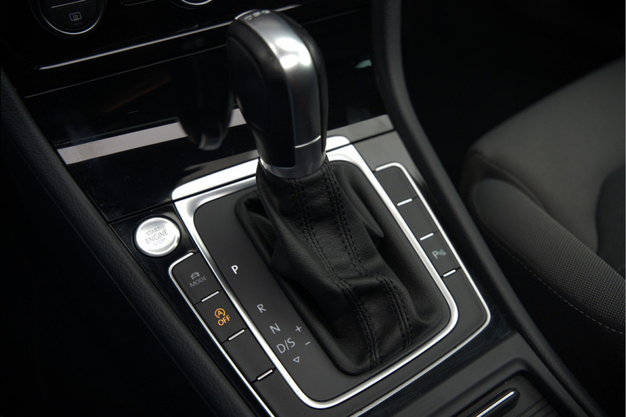 Volkswagen Golf 1.4 TSI Highline Business R | R-Line | Panoramadak | Stoelverwarming | Stuurverwarming | Dynaudio | Standkachel | Massage | Keyless | Adaptive Cruise Control | Camera | Parkeersensoren | Navigatie Discover Pro | LED | T