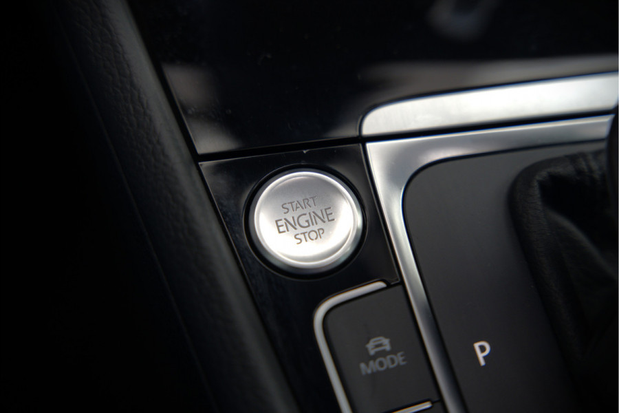 Volkswagen Golf 1.4 TSI Highline Business R | R-Line | Panoramadak | Stoelverwarming | Stuurverwarming | Dynaudio | Standkachel | Massage | Keyless | Adaptive Cruise Control | Camera | Parkeersensoren | Navigatie Discover Pro | LED | T