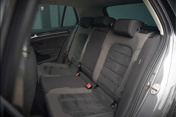 Volkswagen Golf 1.4 TSI Highline Business R | R-Line | Panoramadak | Stoelverwarming | Stuurverwarming | Dynaudio | Standkachel | Massage | Keyless | Adaptive Cruise Control | Camera | Parkeersensoren | Navigatie Discover Pro | LED | T