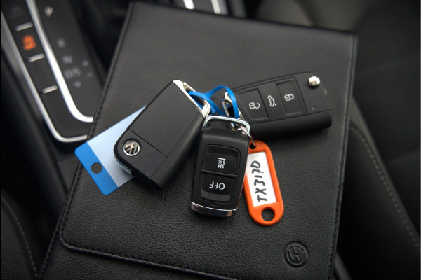 Volkswagen Golf 1.4 TSI Highline Business R | R-Line | Panoramadak | Stoelverwarming | Stuurverwarming | Dynaudio | Standkachel | Massage | Keyless | Adaptive Cruise Control | Camera | Parkeersensoren | Navigatie Discover Pro | LED | T
