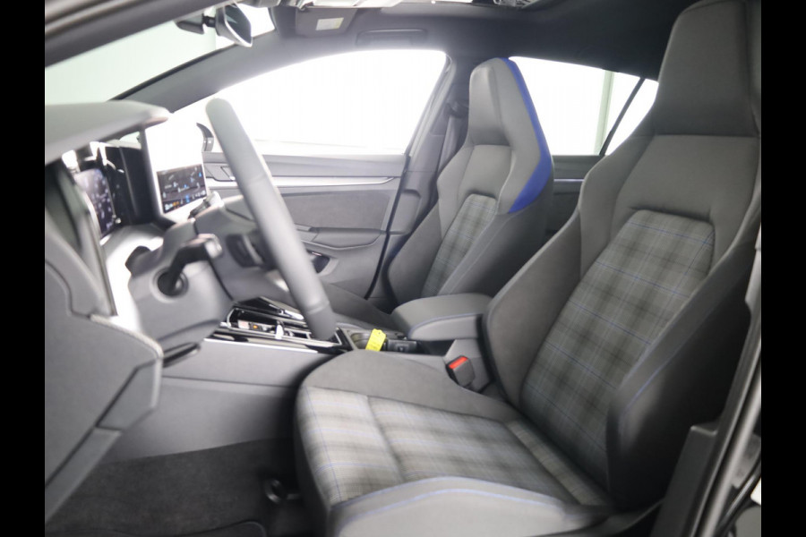 Volkswagen Golf 1.5 eHybrid GTE 272PK PHEV |Private lease vanaf € 796,- pm |Panorama dak | Black Style | 18" Lm velgen | Multimedia pakket plus |