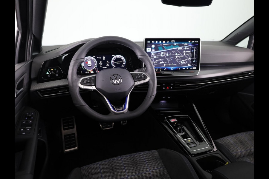 Volkswagen Golf 1.5 eHybrid GTE 272PK PHEV |Private lease vanaf € 796,- pm |Panorama dak | Black Style | 18" Lm velgen | Multimedia pakket plus |