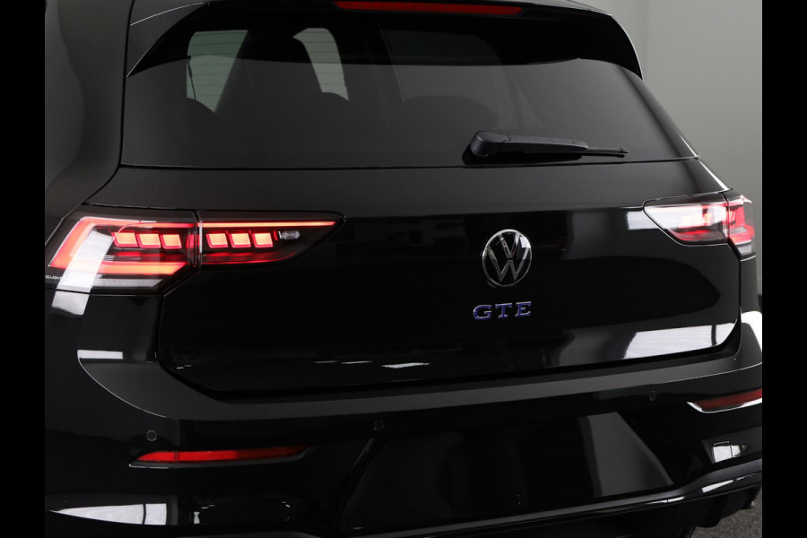Volkswagen Golf 1.5 eHybrid GTE 272PK PHEV |Private lease vanaf € 796,- pm |Panorama dak | Black Style | 18" Lm velgen | Multimedia pakket plus |