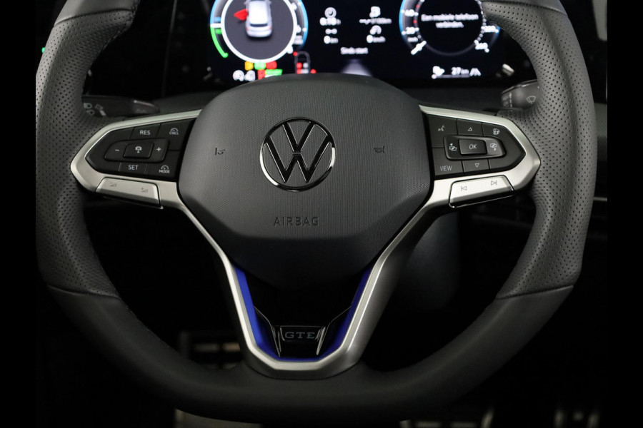 Volkswagen Golf 1.5 eHybrid GTE 272PK PHEV |Private lease vanaf € 796,- pm |Panorama dak | Black Style | 18" Lm velgen | Multimedia pakket plus |