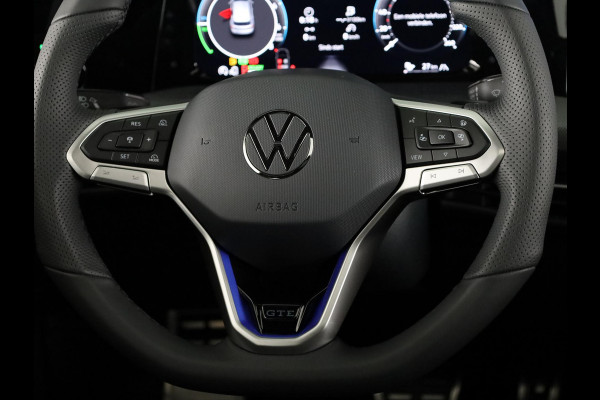 Volkswagen Golf 1.5 eHybrid GTE 272PK PHEV |Private lease vanaf € 796,- pm |Panorama dak | Black Style | 18" Lm velgen | Multimedia pakket plus |