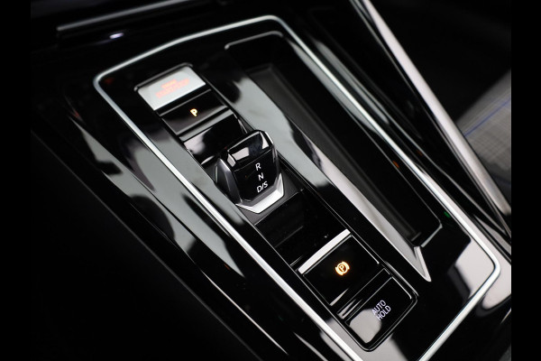 Volkswagen Golf 1.5 eHybrid GTE 272PK PHEV |Private lease vanaf € 796,- pm |Panorama dak | Black Style | 18" Lm velgen | Multimedia pakket plus |