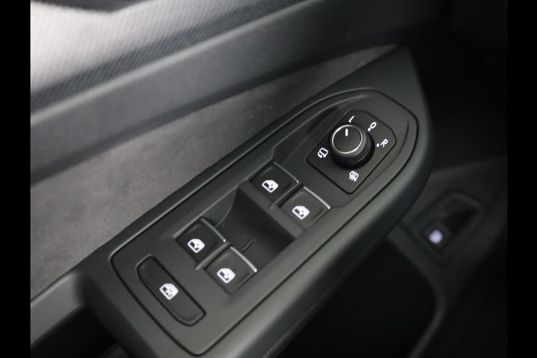 Volkswagen Golf 1.5 eHybrid GTE 272PK PHEV |Private lease vanaf € 796,- pm |Panorama dak | Black Style | 18" Lm velgen | Multimedia pakket plus |