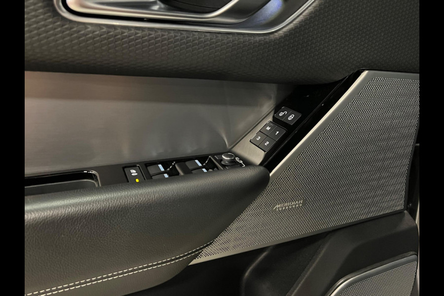 Land Rover Range Rover Velar 2.0 P300 Turbo AWD HSE | PANO | R-DYNAMIC | HUD | MERIDIAN Land Rover Range Rover Velar 2.0 P300 Turbo AWD HSE | PANO | R-DYNAMIC | HUD | MERIDIAN